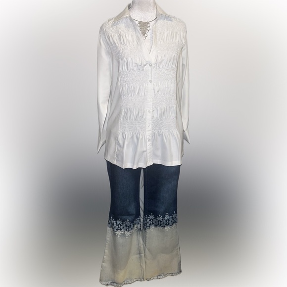 NWOT The Pyramid Collection SZ 2 pull on laser faded denim pants/waist 28”-34” - Picture 4 of 7